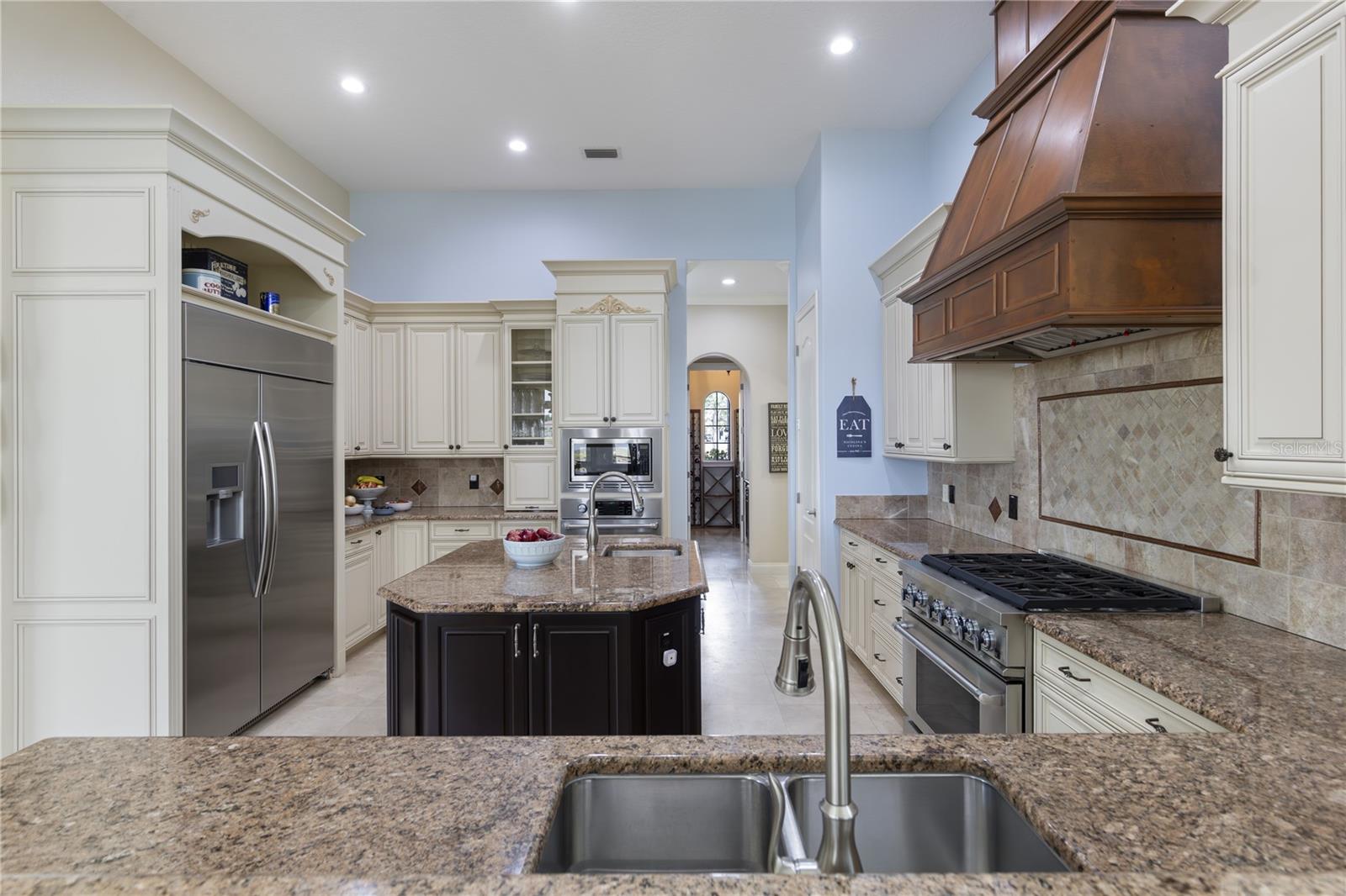 14700 Avenue of the Rushes