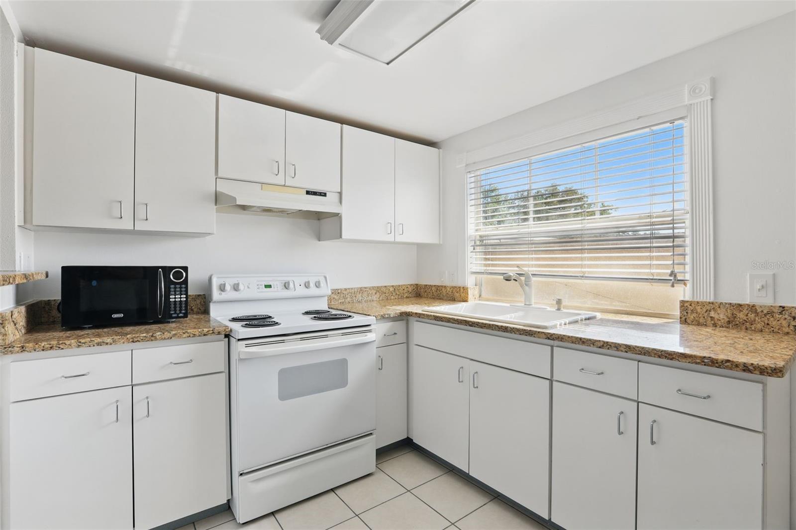 315 E Harwood St #Unit 2