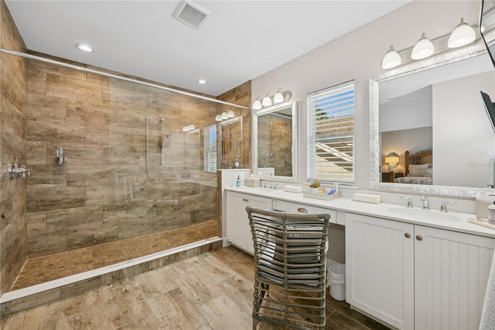 8778 Peachtree Park Ct