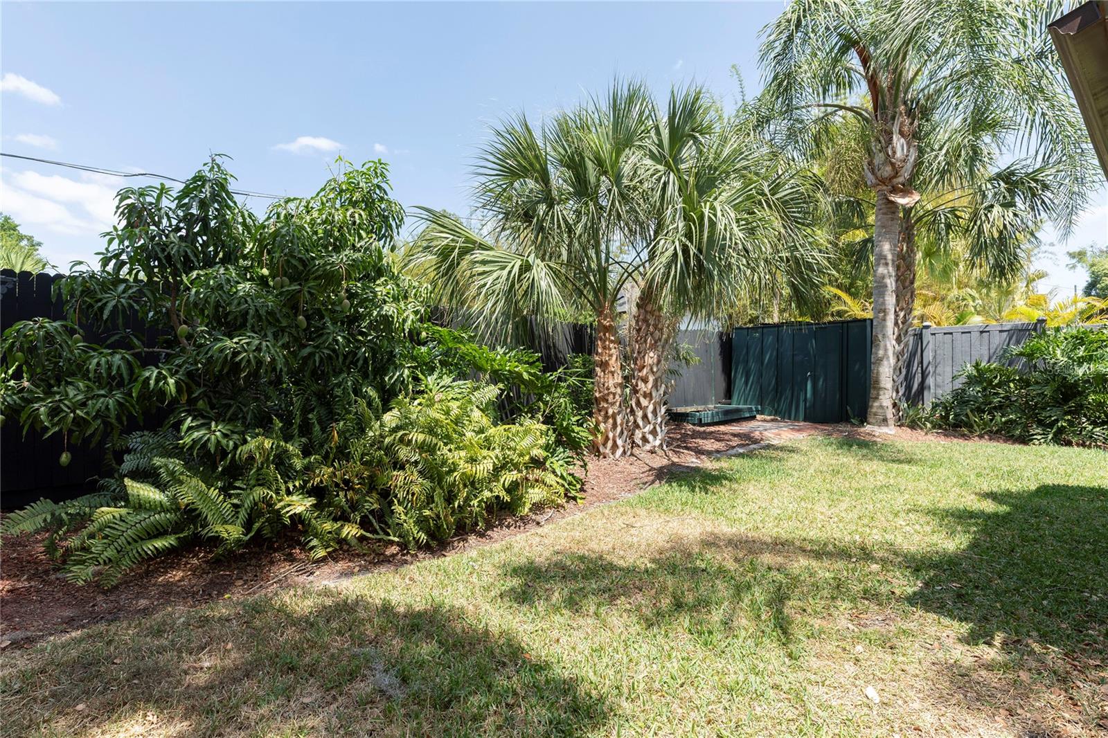 2711 Parkland Dr