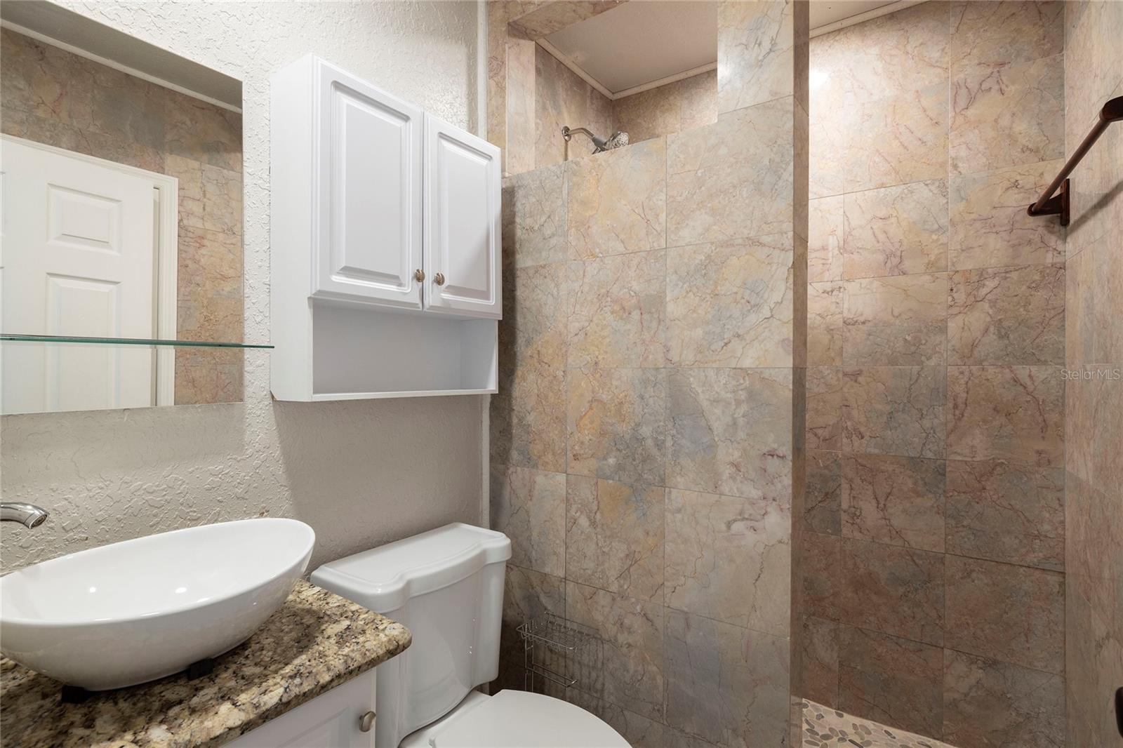 2711 Parkland Dr