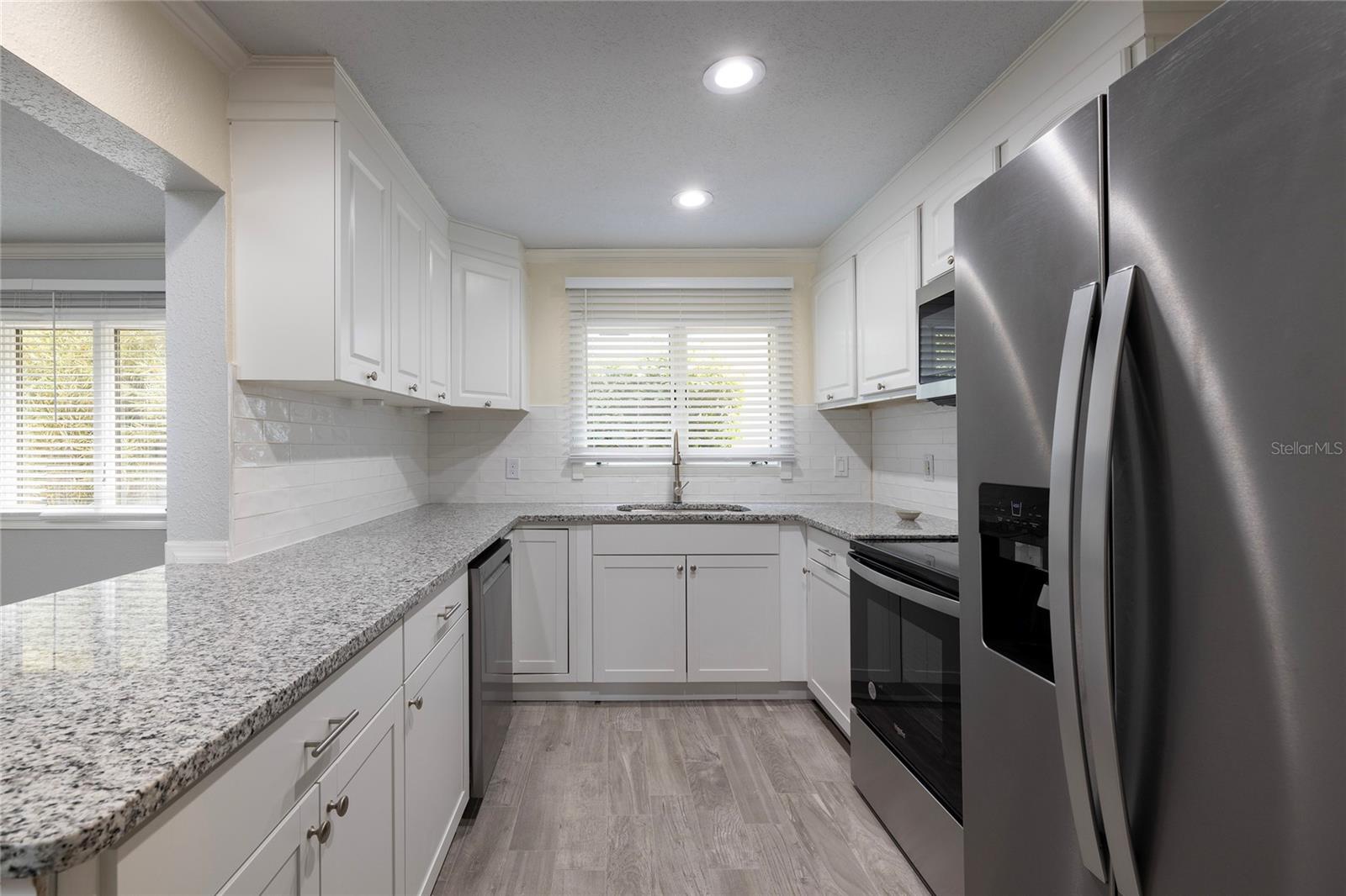 2711 Parkland Dr
