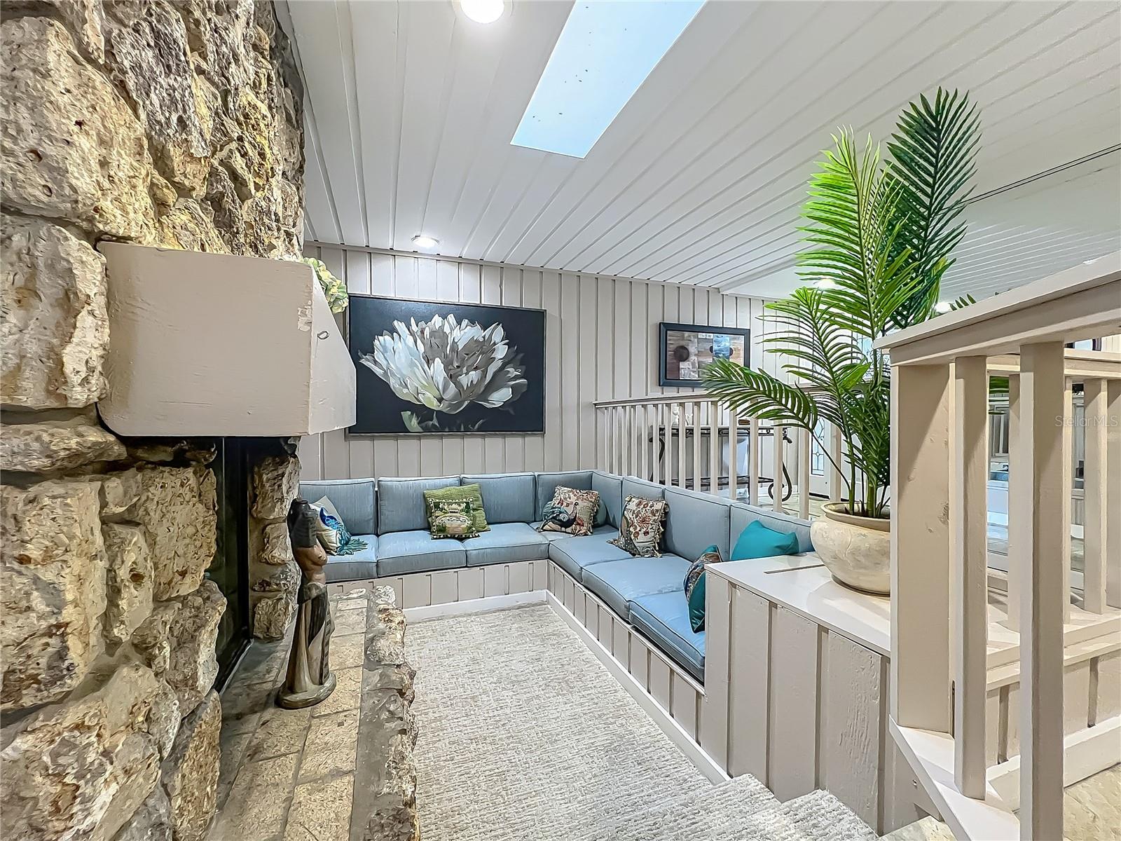103 Red Cedar Dr