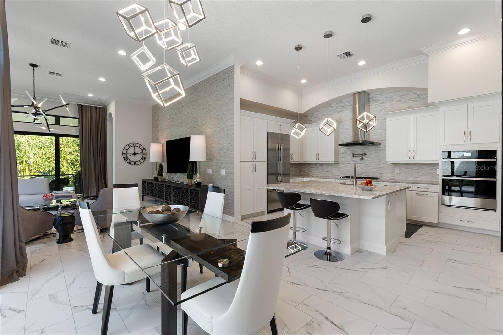 8113 Via Vittoria Way