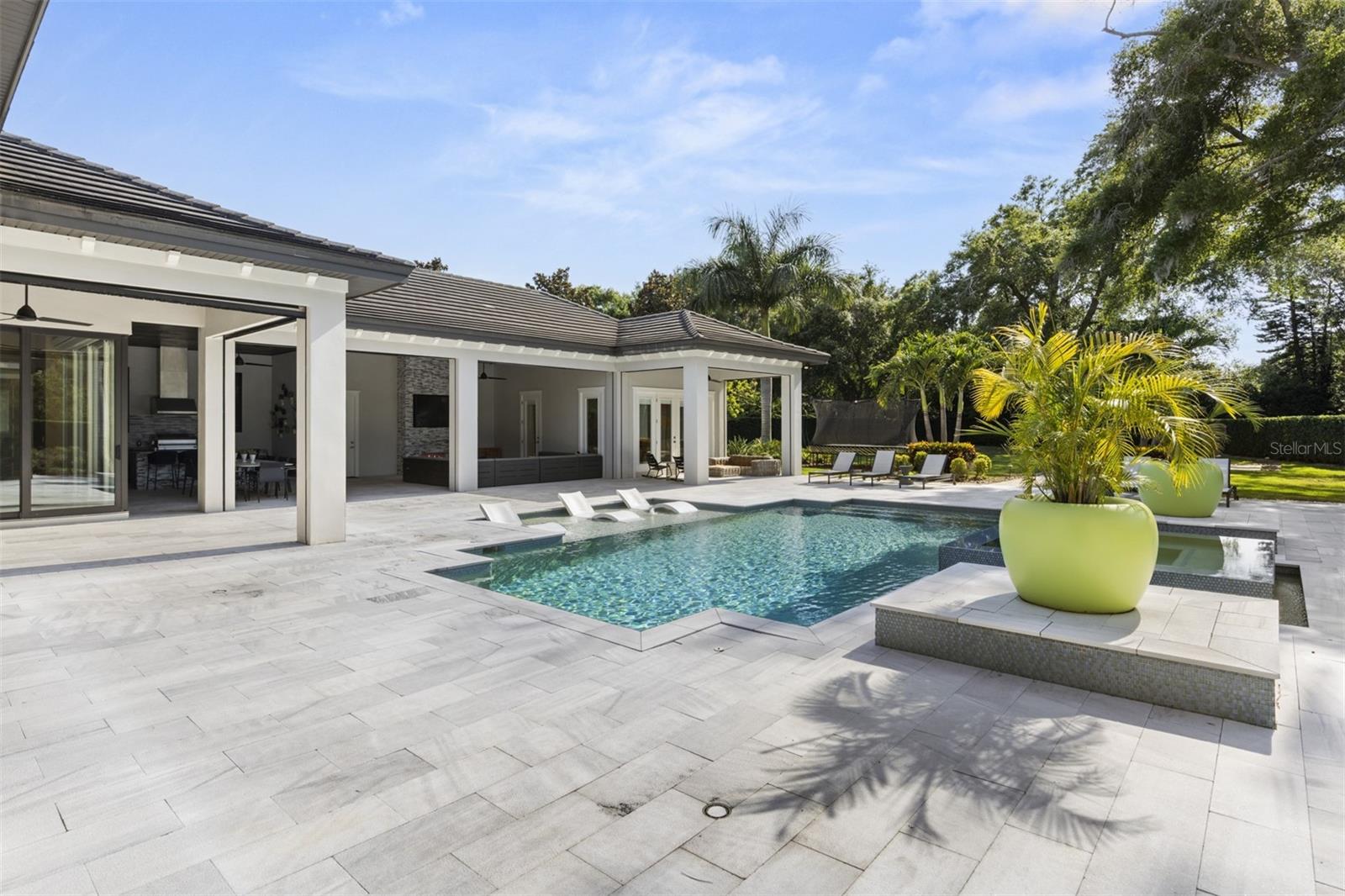 3428 Chaine Du Lac Blvd