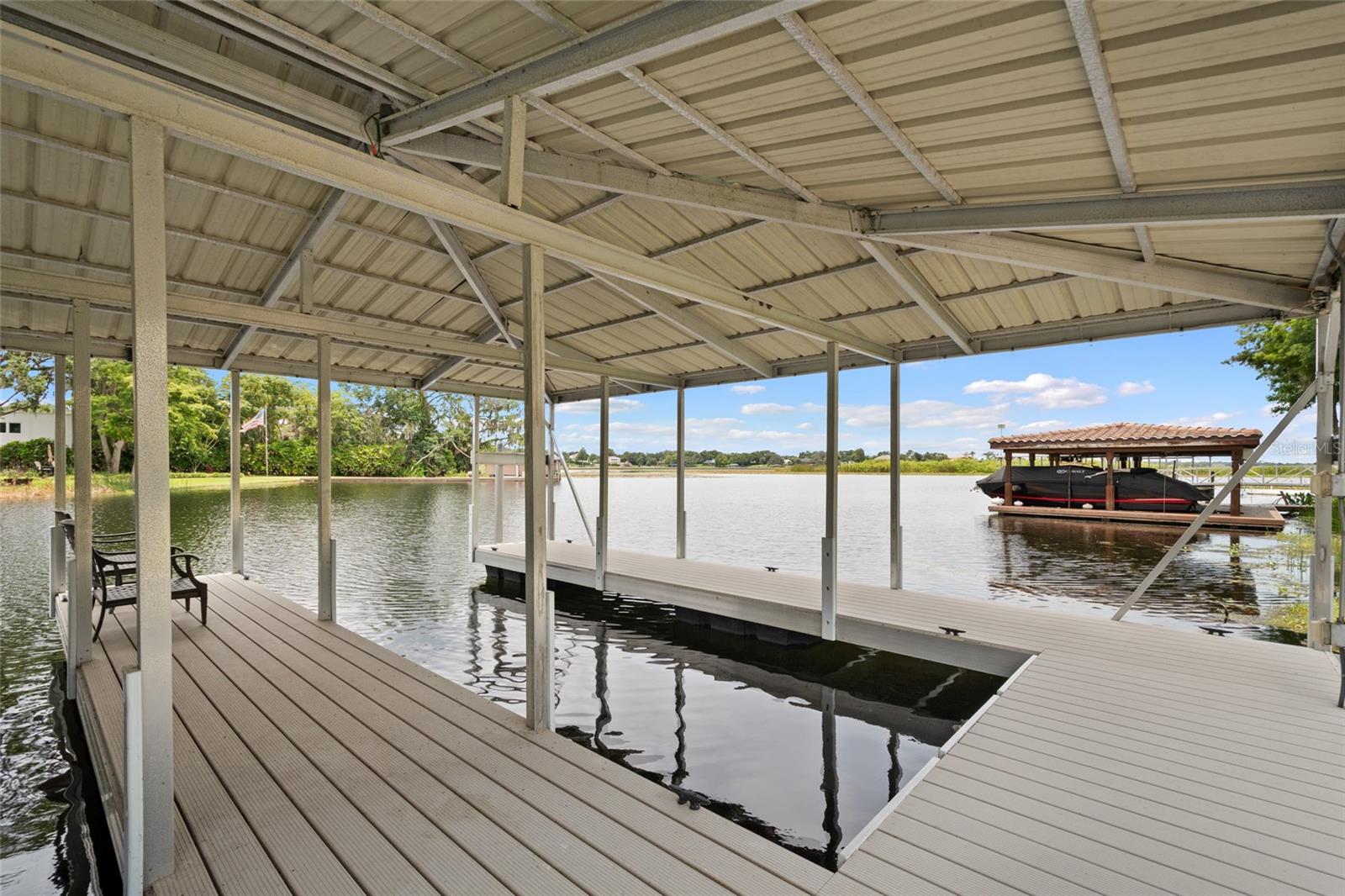 9070 Ron Den Ln