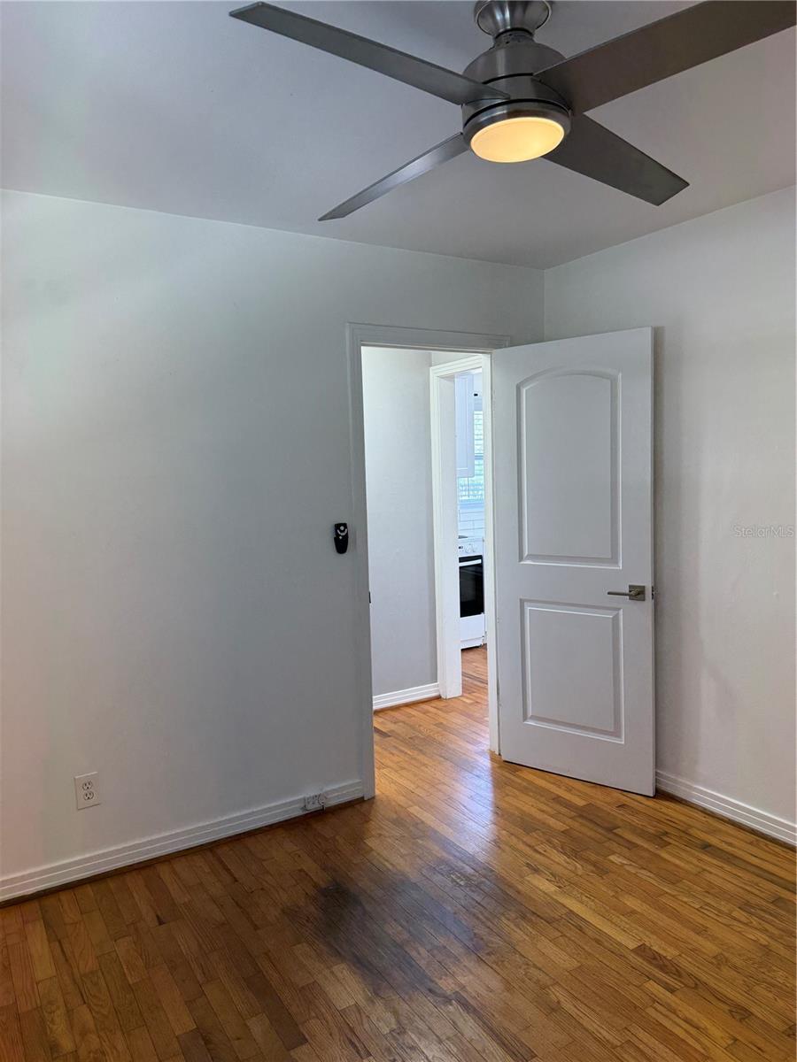 2201 1/2 Delaney Ave