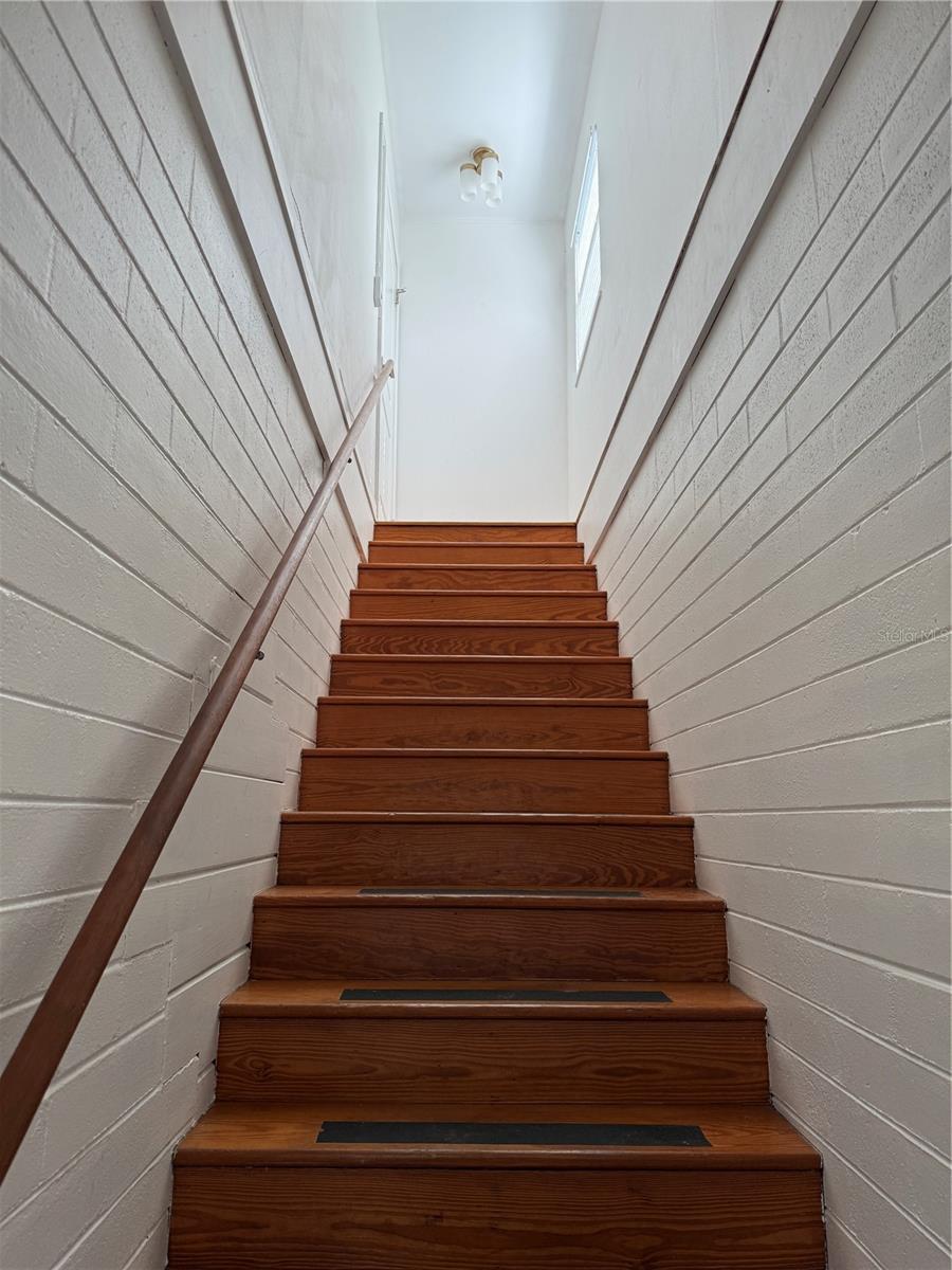 2201 1/2 Delaney Ave