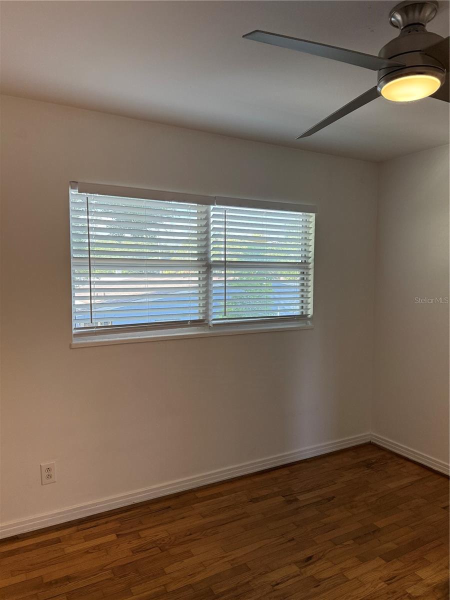 2201 1/2 Delaney Ave