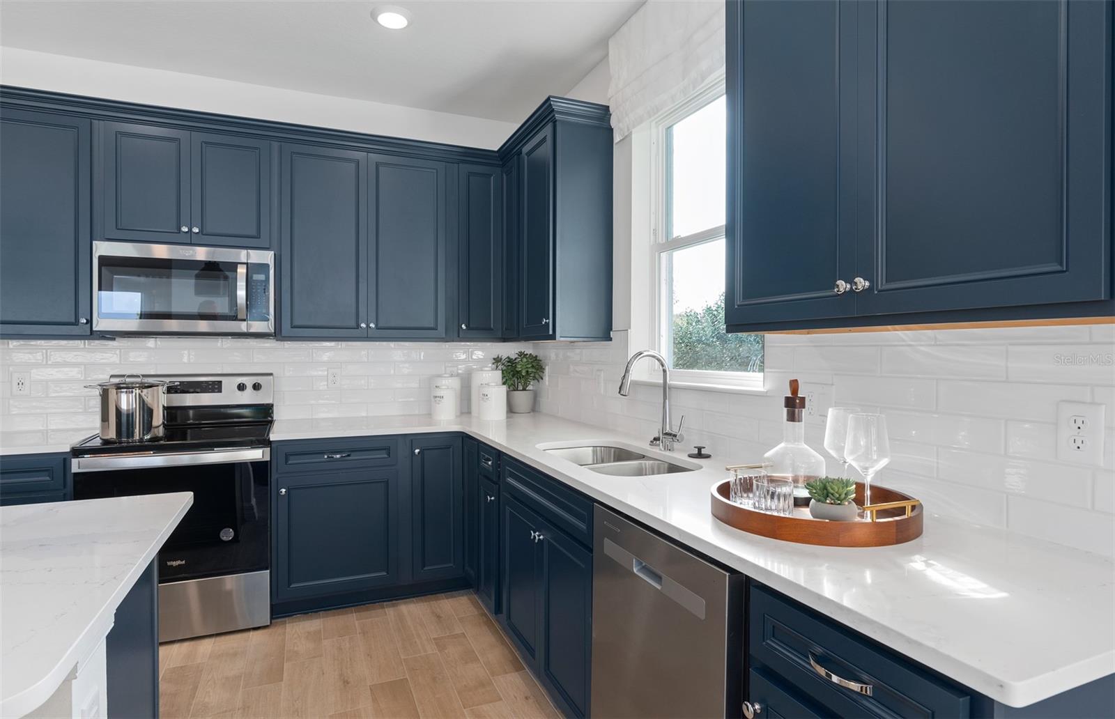 6792 WILLOW VIEW AVE