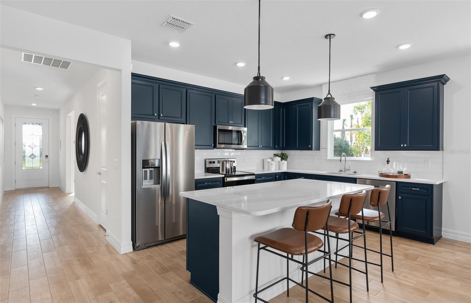 6792 WILLOW VIEW AVE