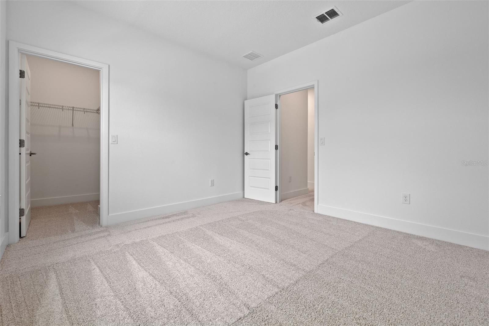 13817 Luna Harvest Ave