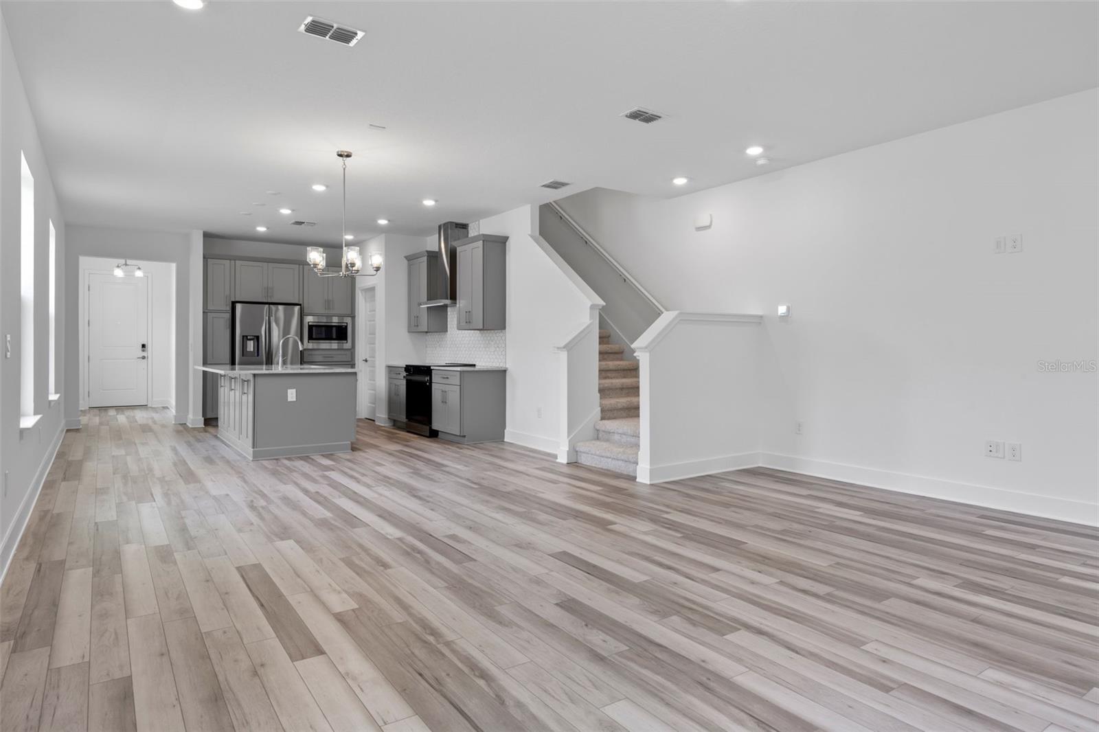 13817 Luna Harvest Ave