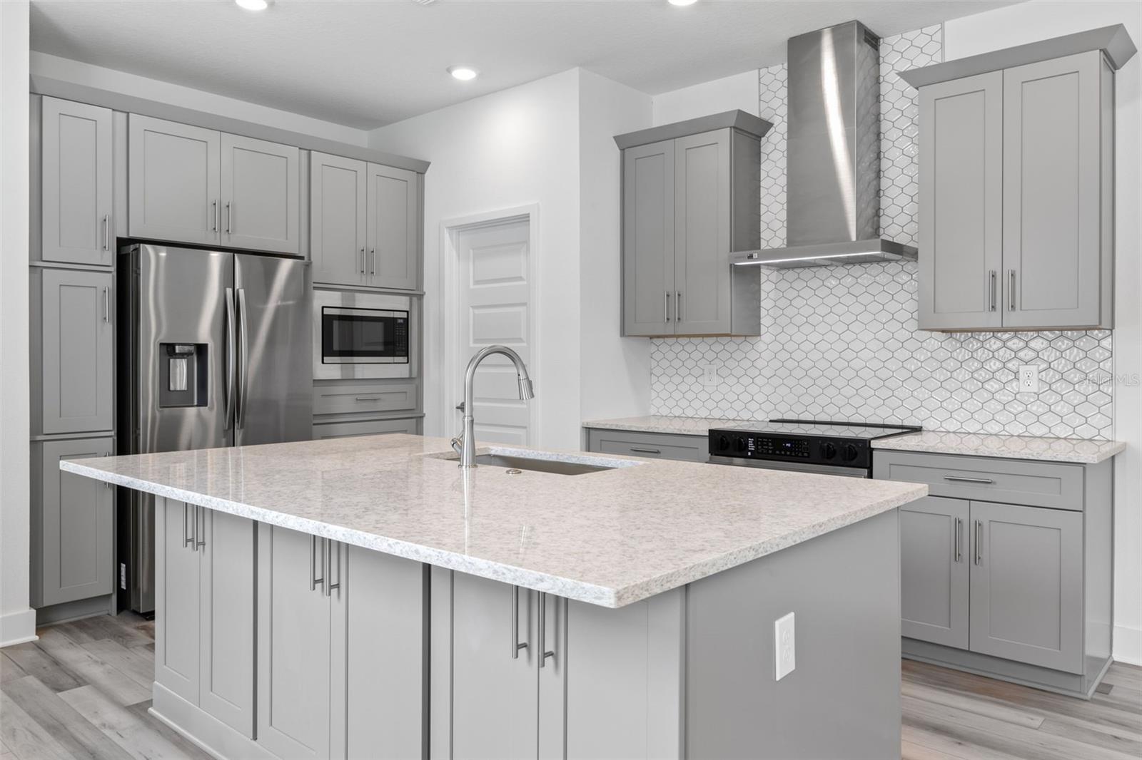 13817 Luna Harvest Ave