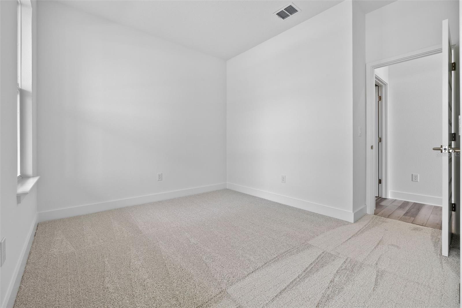 13817 Luna Harvest Ave