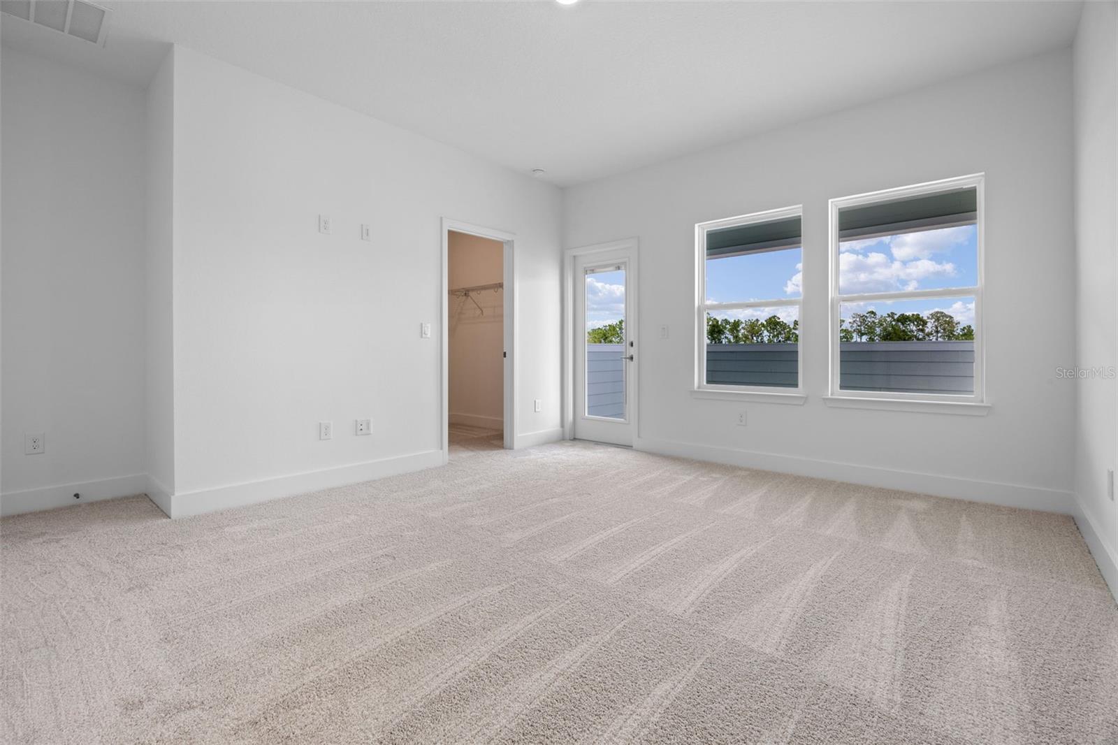 13817 Luna Harvest Ave