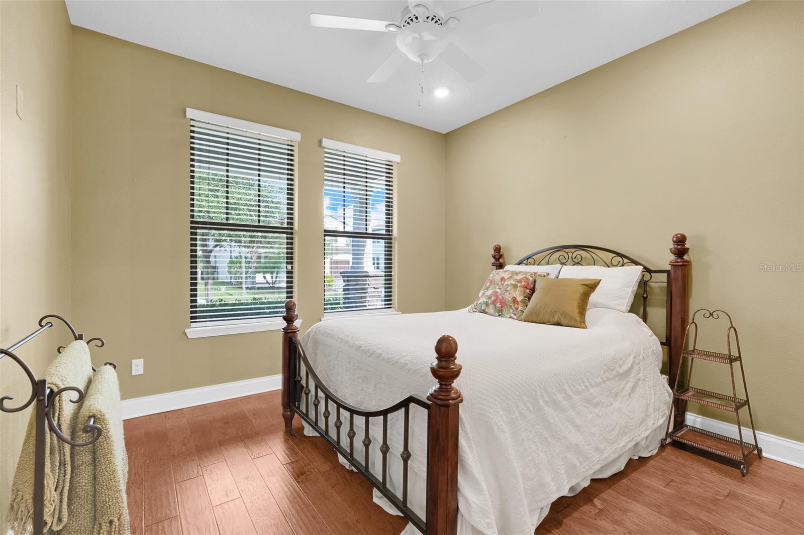 8337 VIVARO ISLE WAY