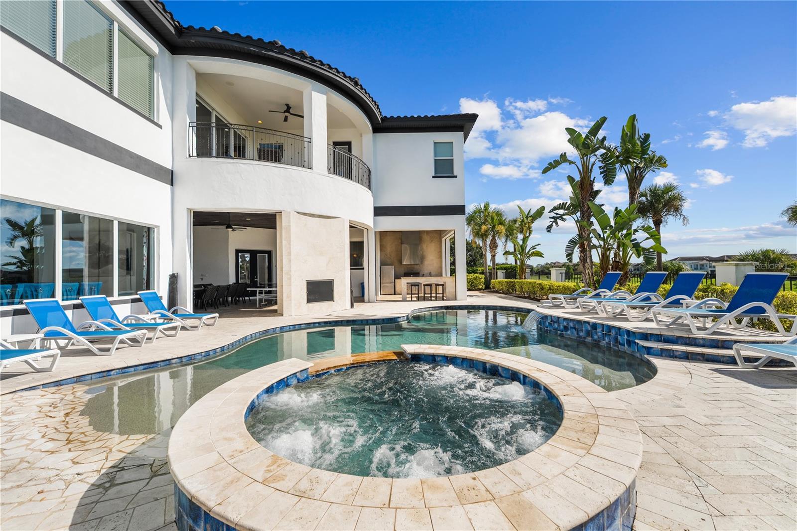 1125 Grand Traverse Pkwy