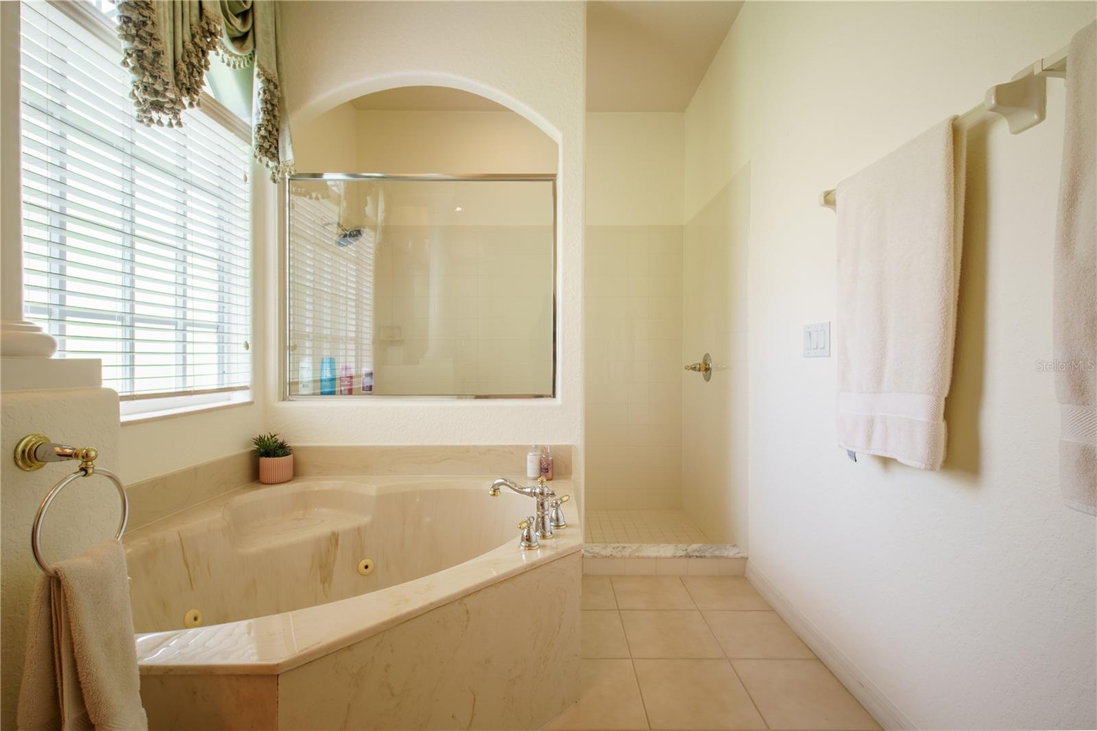 14321 Hampshire Bay Cir