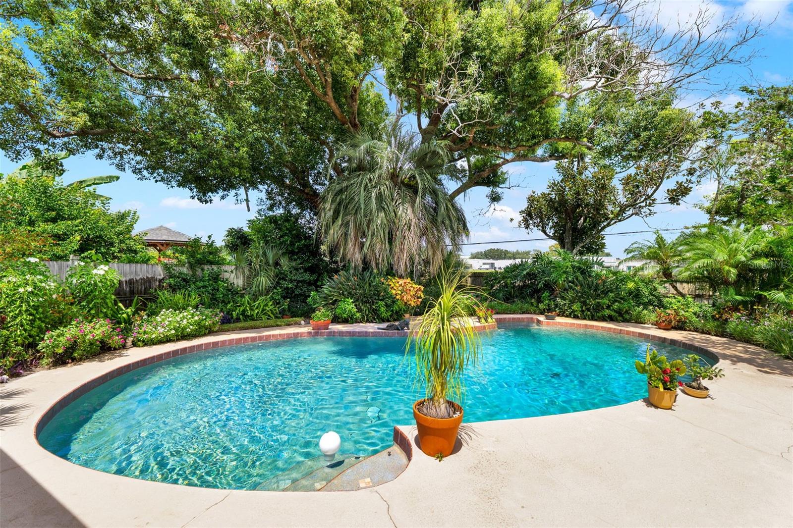 1009 Woodall Dr