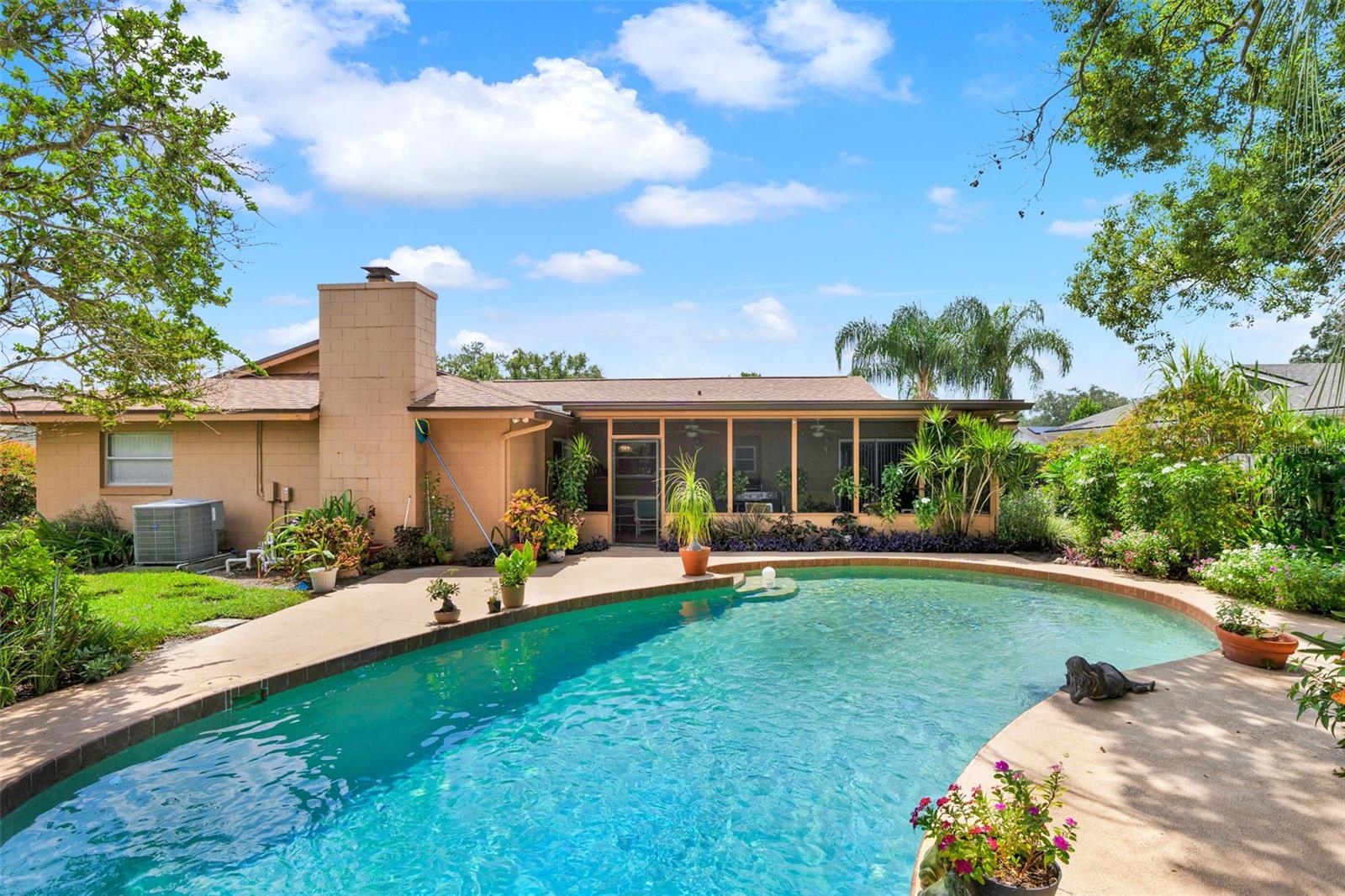 1009 Woodall Dr
