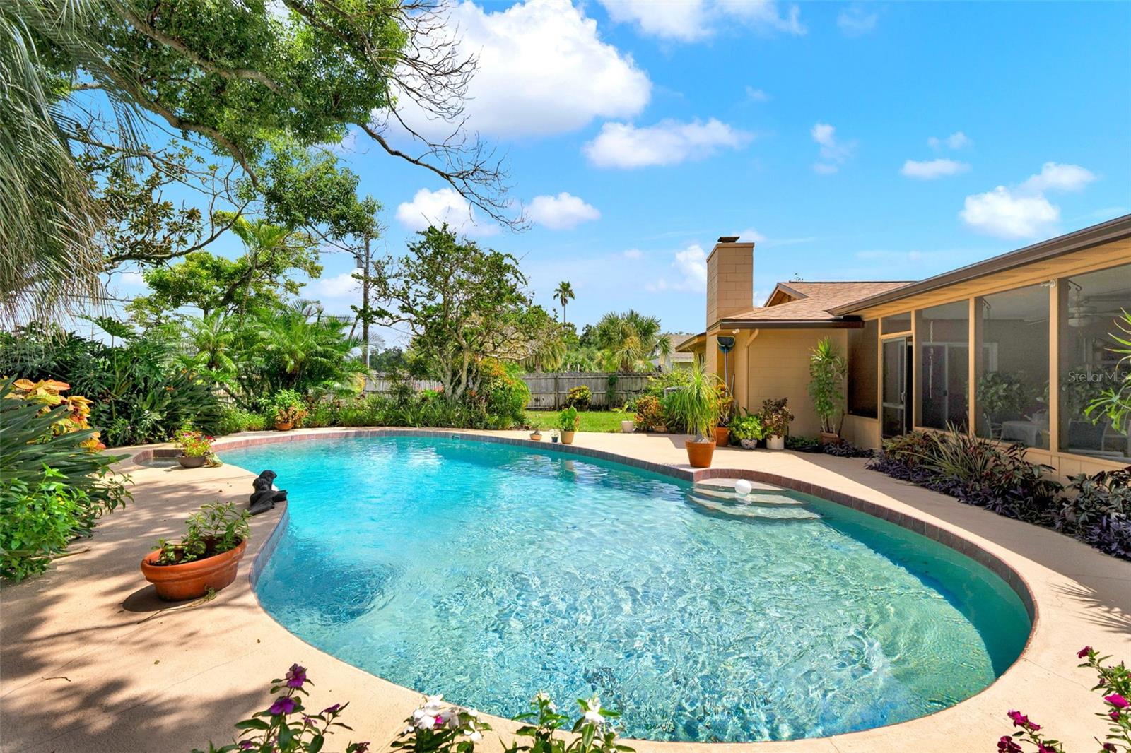 1009 Woodall Dr