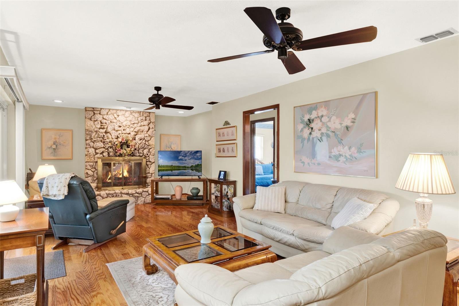 1009 Woodall Dr