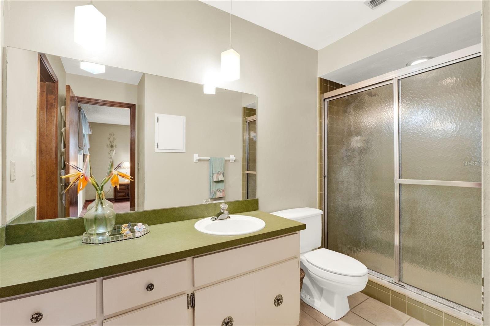 1009 Woodall Dr
