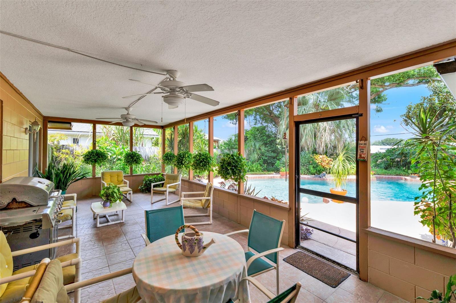 1009 Woodall Dr
