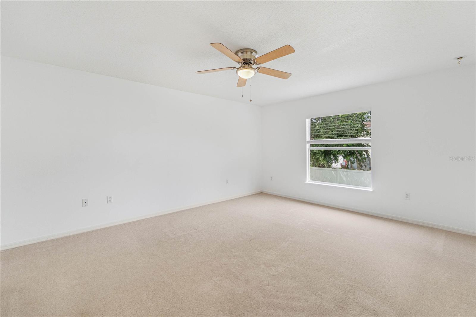 1961 Thorngate Ln