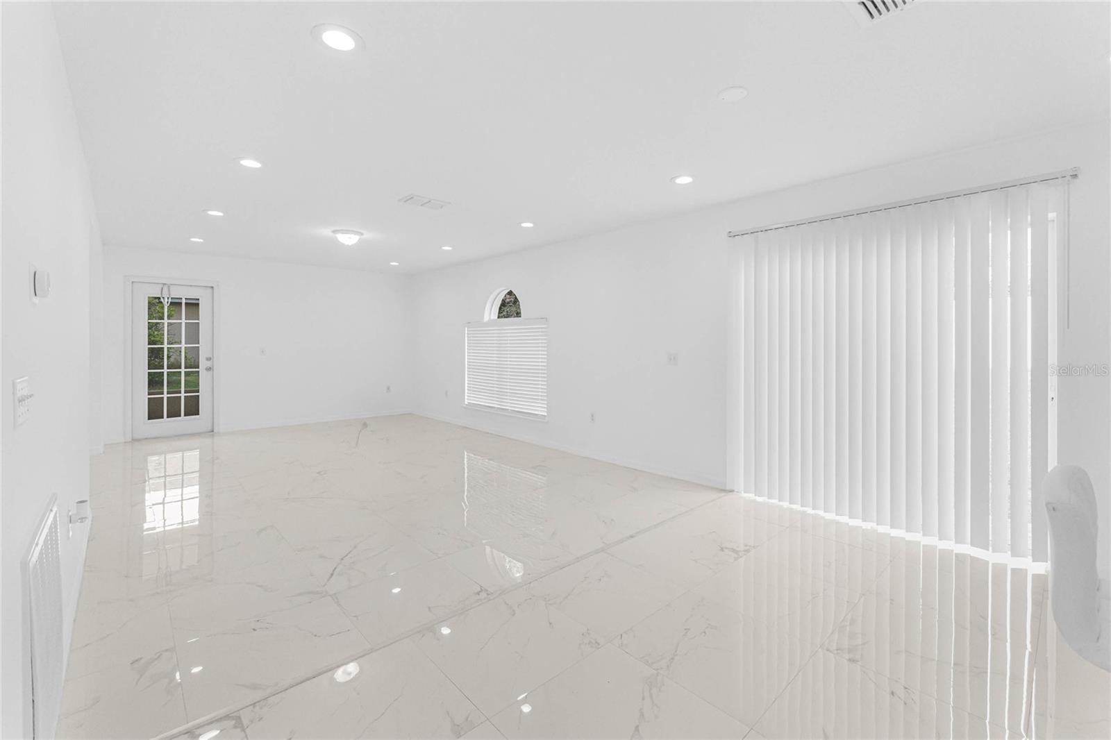 1961 Thorngate Ln