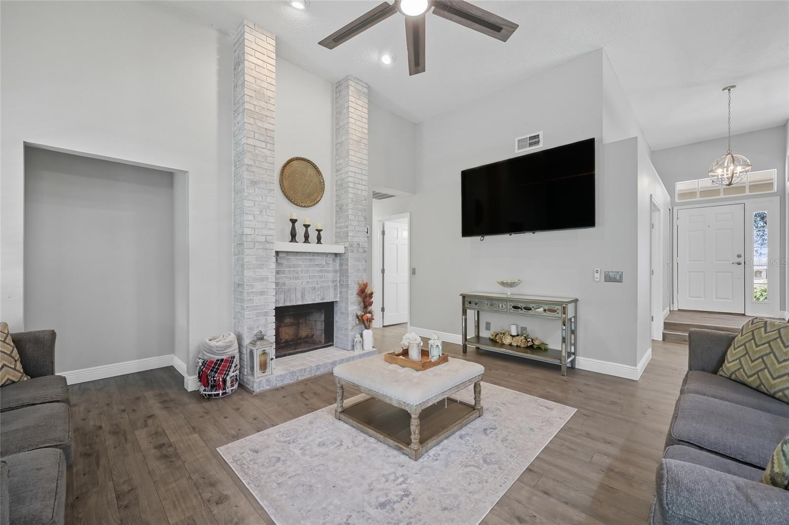 7832 Rollingridge Ct