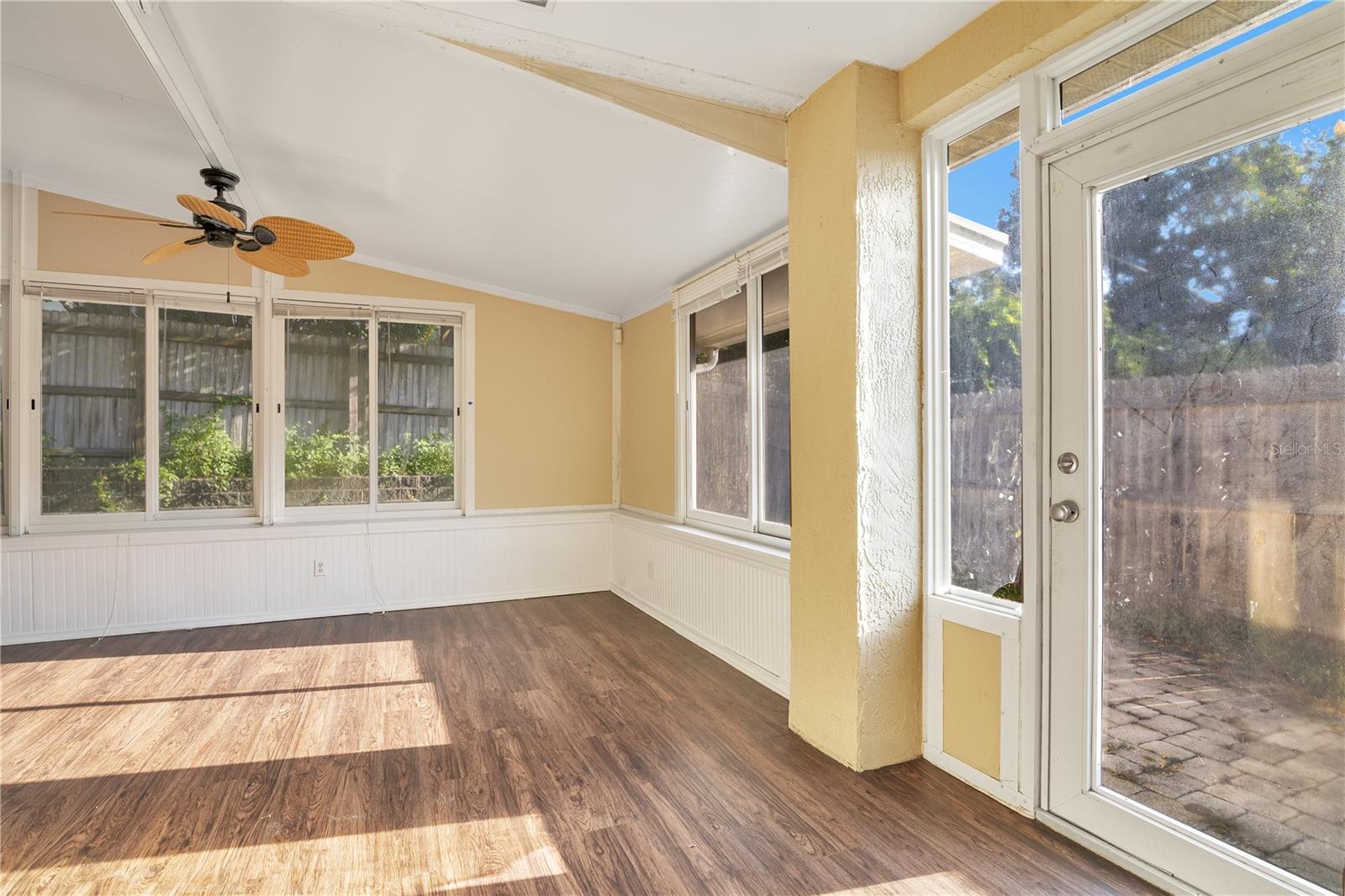 333 BAY ST
