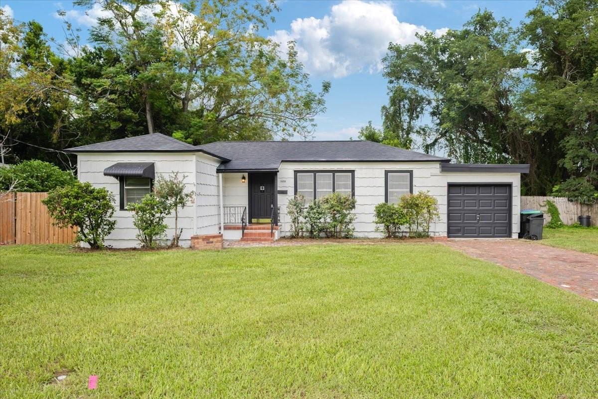 1635 CRESTWOOD DR