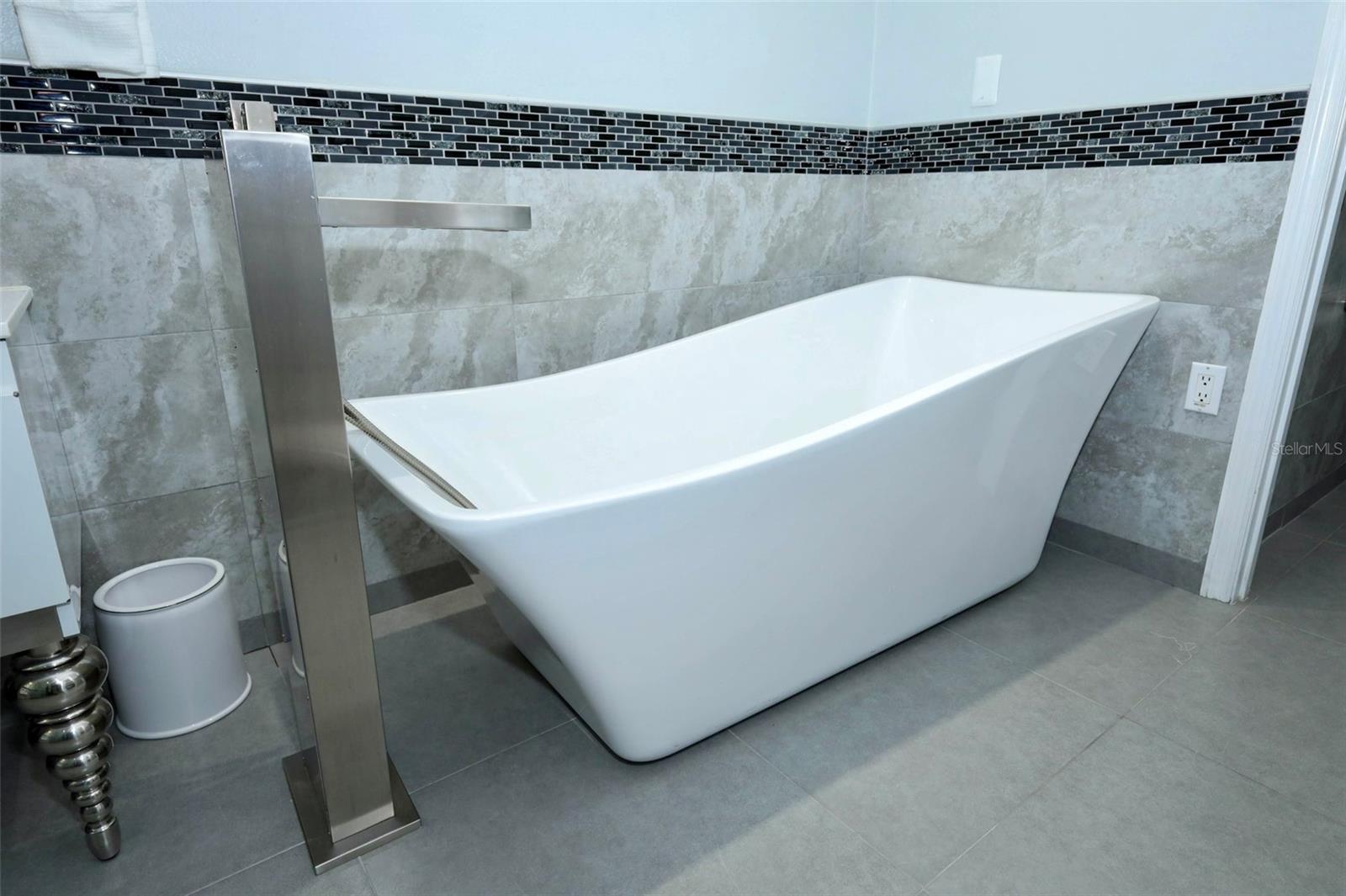 8766 THE ESPLANADE #23