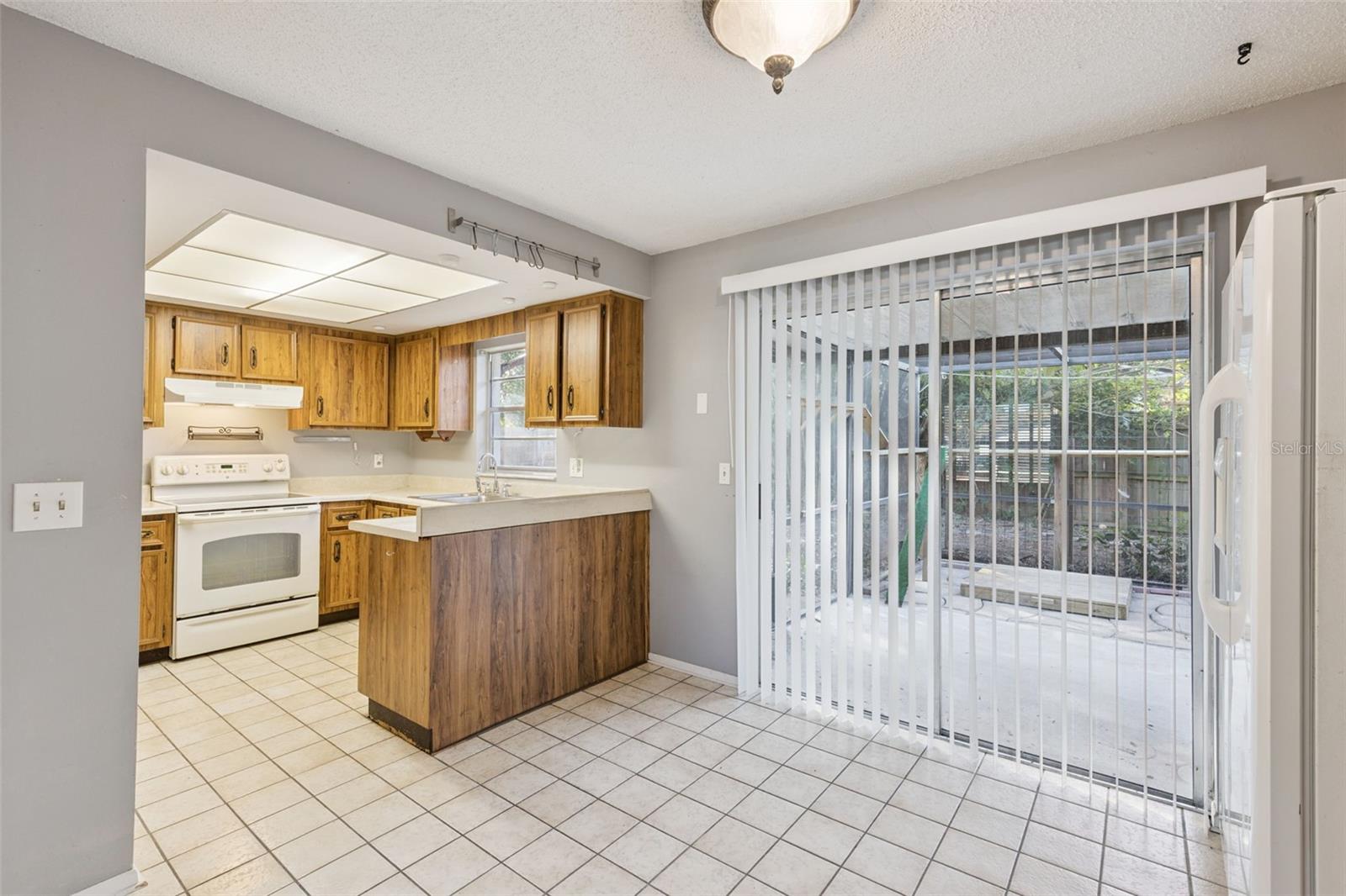 3840 TRAM CT