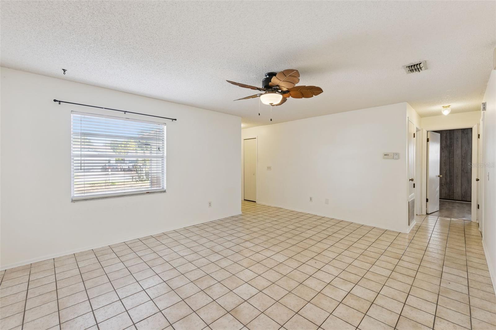 3840 TRAM CT