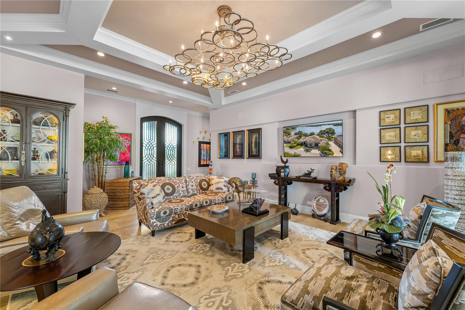 414 MEANDERING WAY