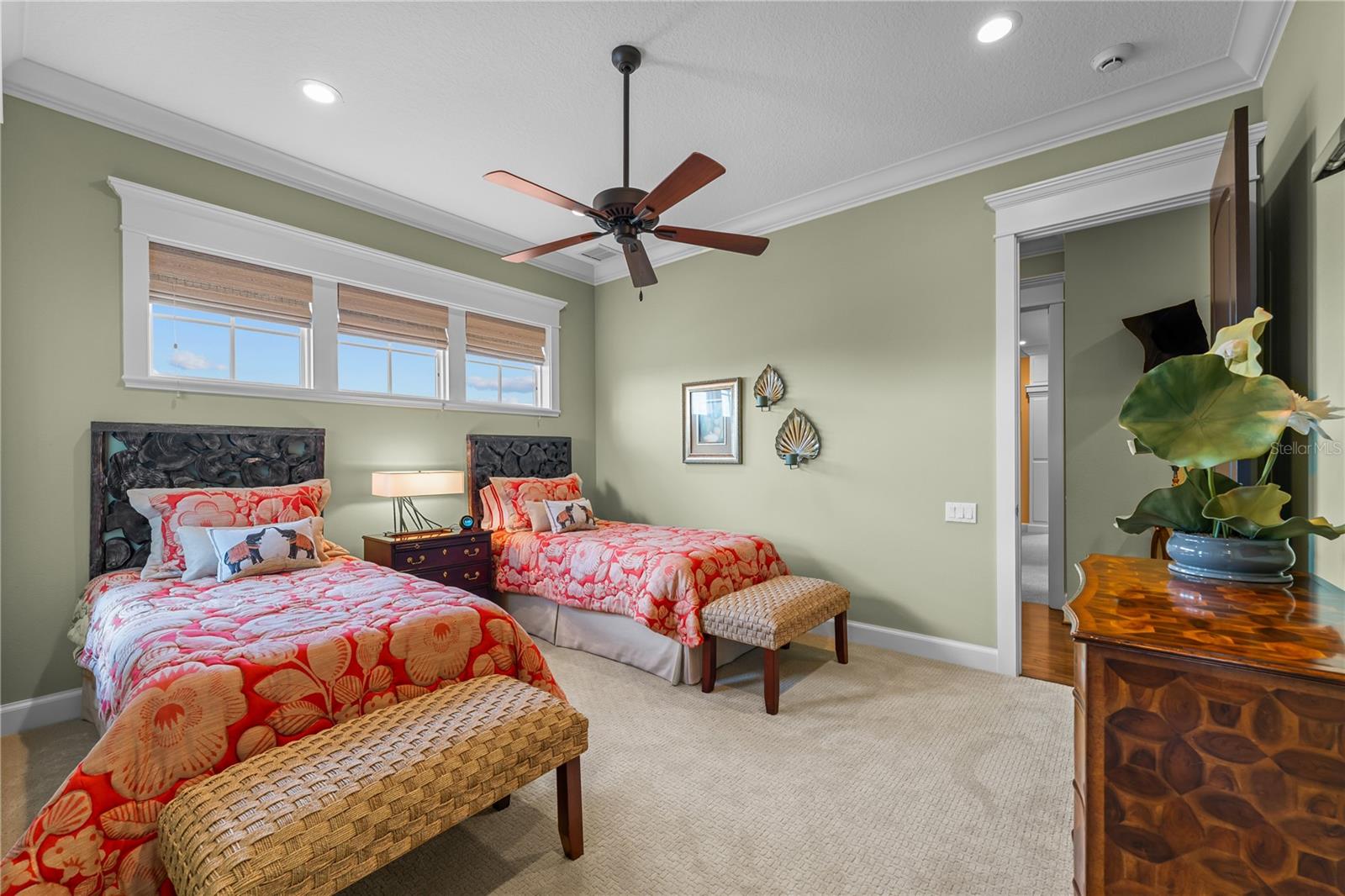 414 MEANDERING WAY