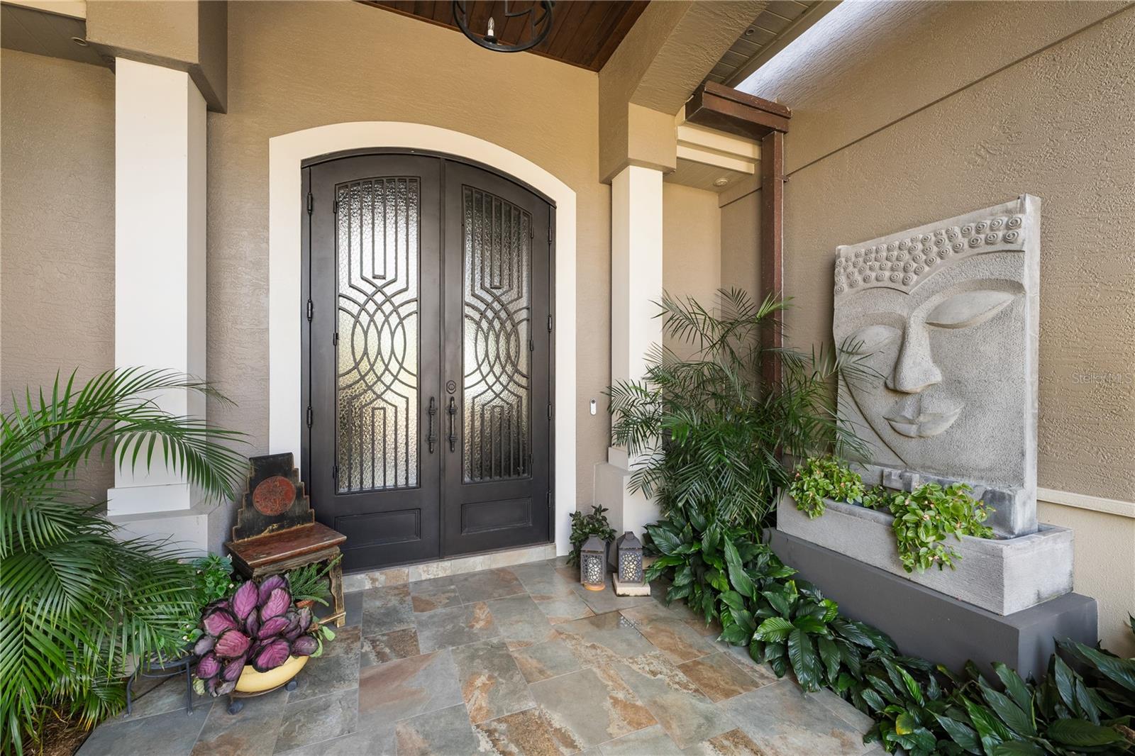 414 MEANDERING WAY