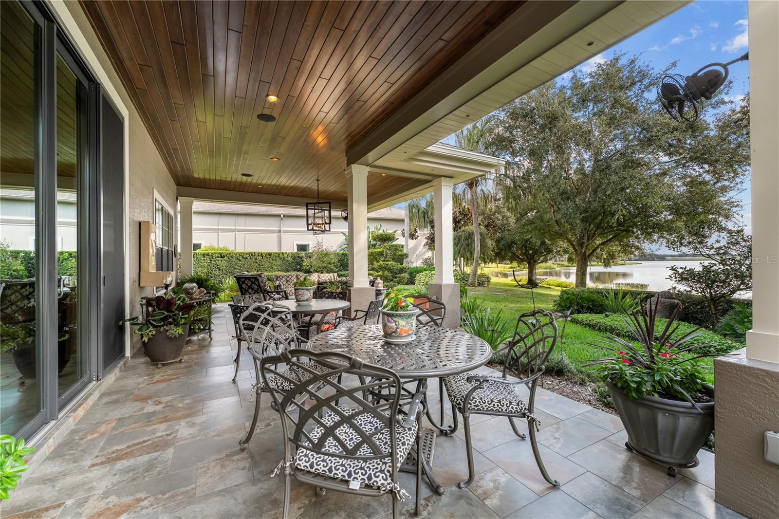 414 MEANDERING WAY