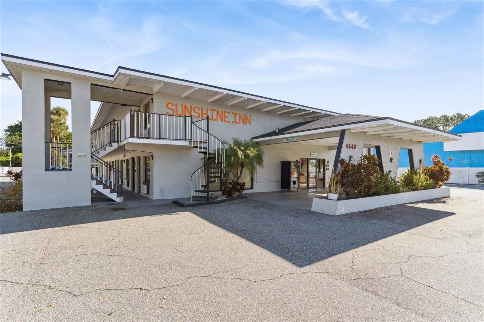 4643 W IRLO BRONSON MEMORIAL HWY