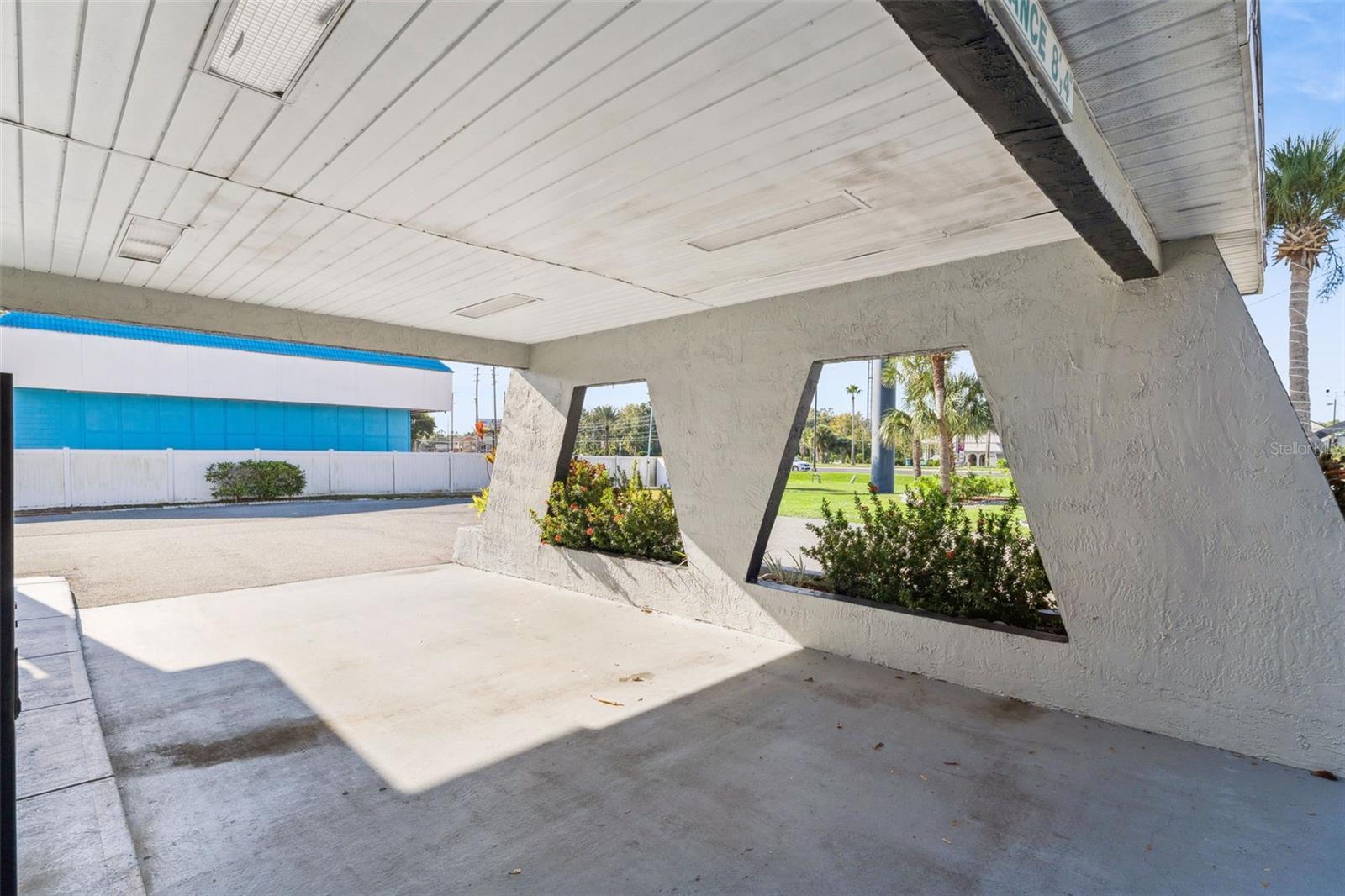 4643 W IRLO BRONSON MEMORIAL HWY