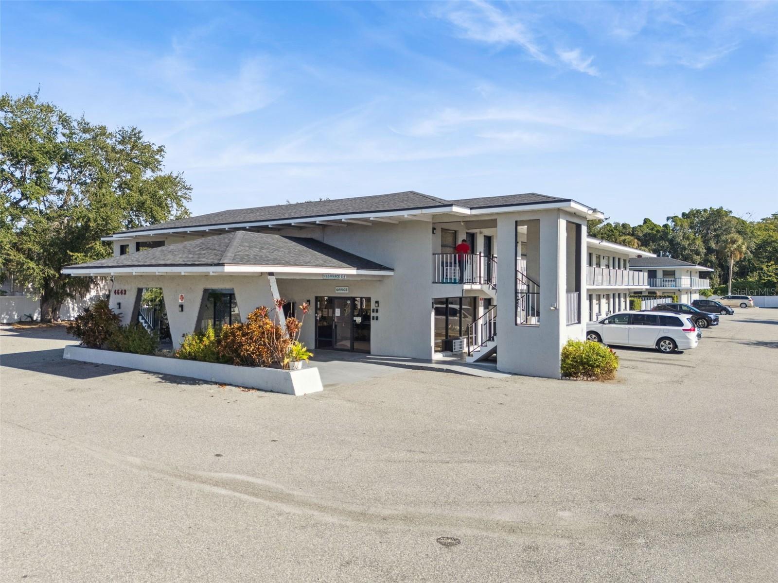 4643 W IRLO BRONSON MEMORIAL HWY