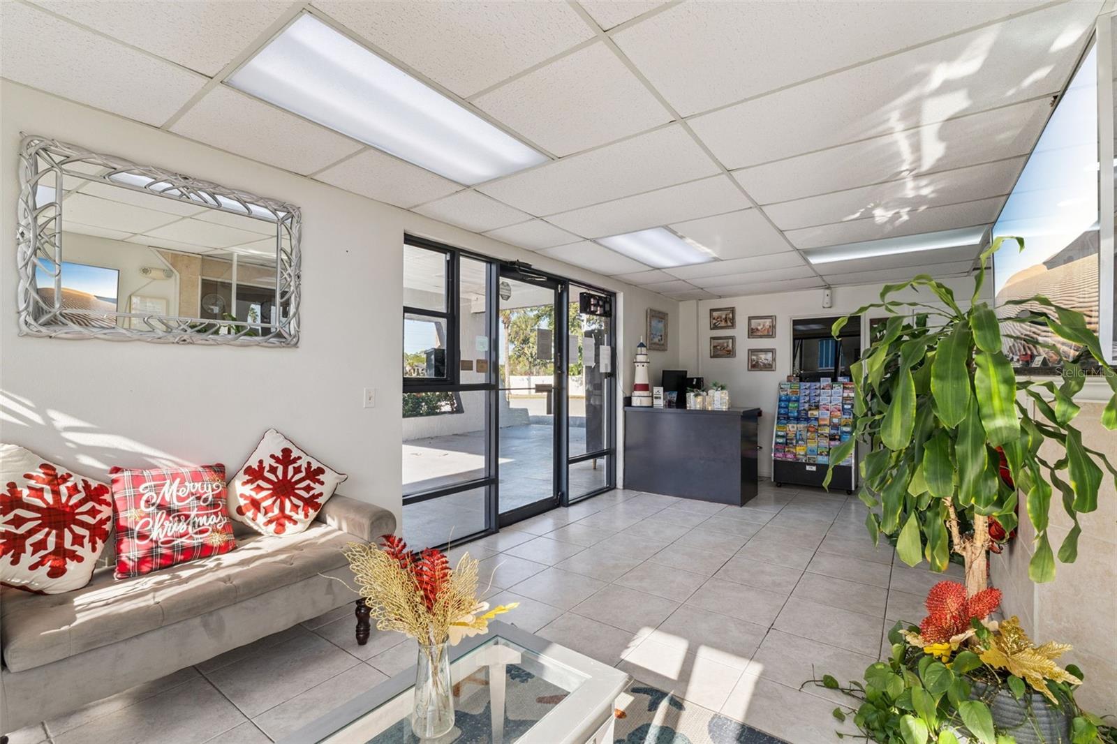 4643 W IRLO BRONSON MEMORIAL HWY