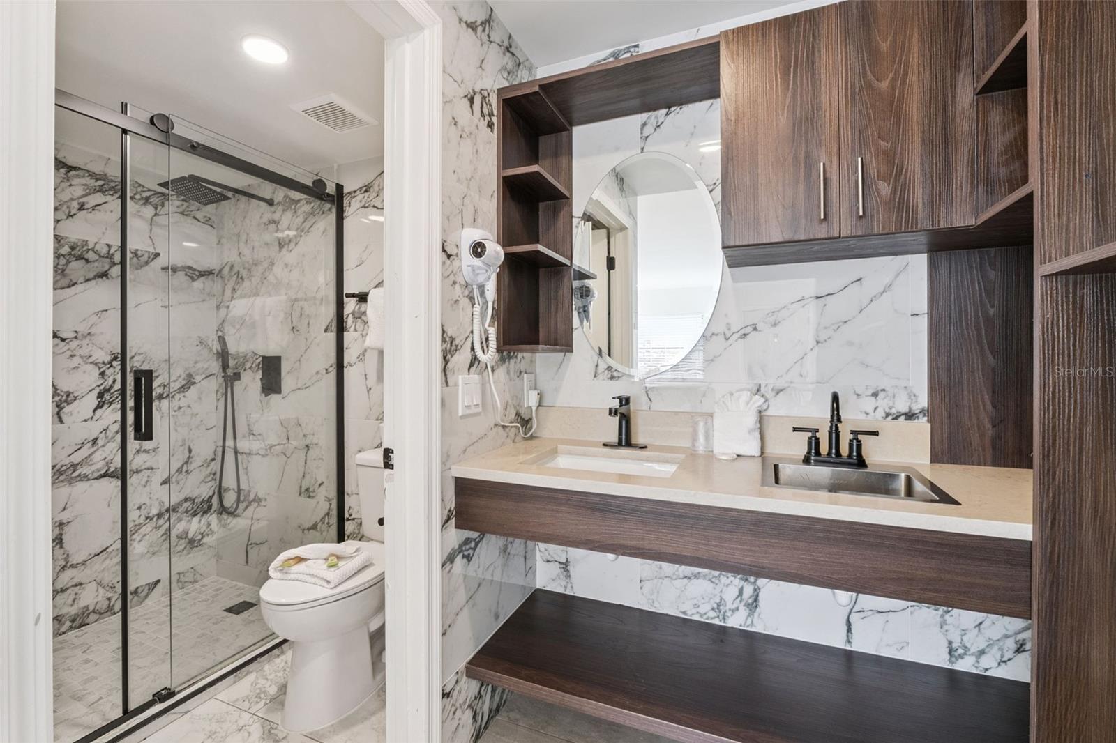 4643 W IRLO BRONSON MEMORIAL HWY