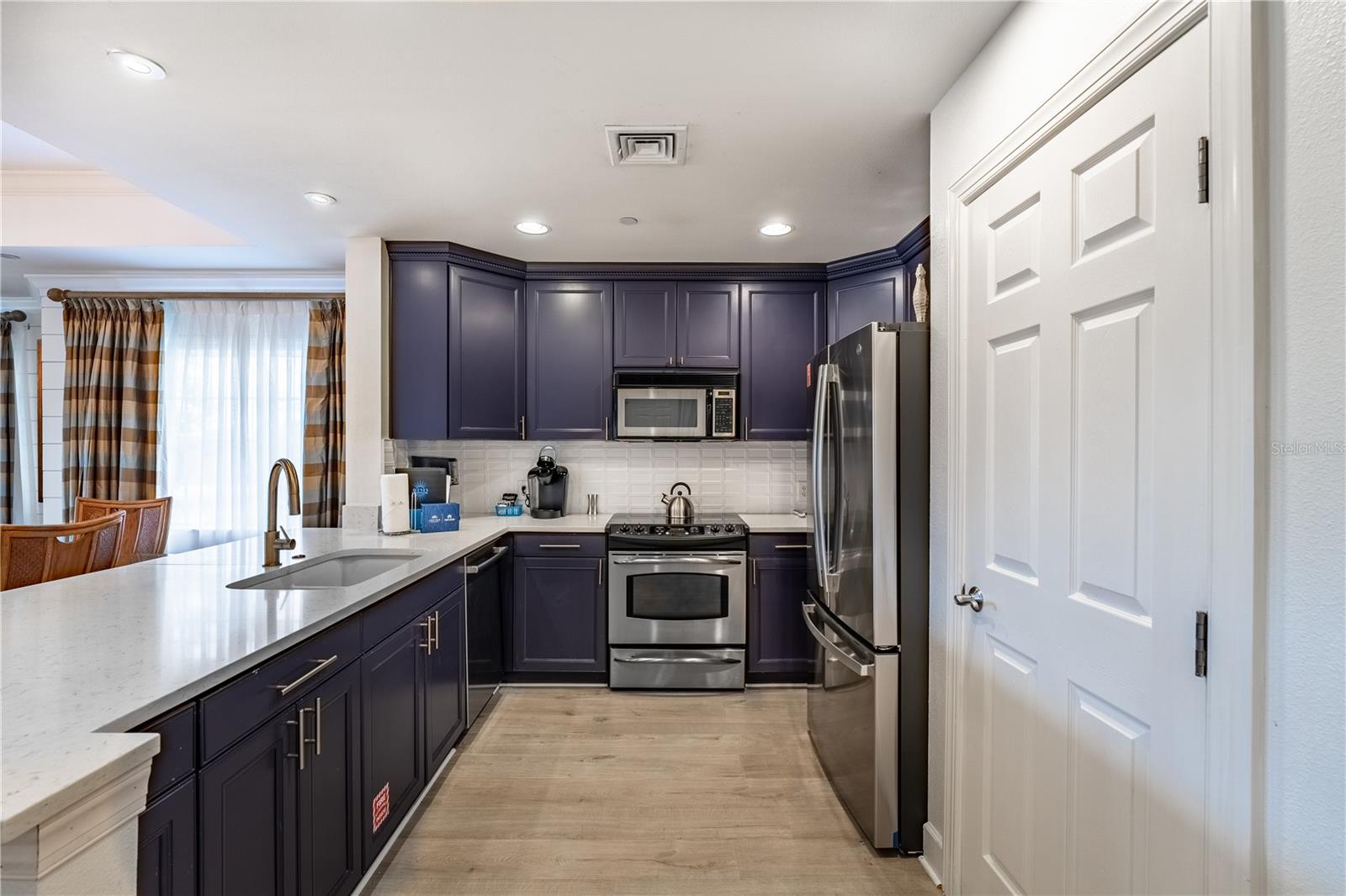 1354 CENTRE COURT RIDGE DR #204