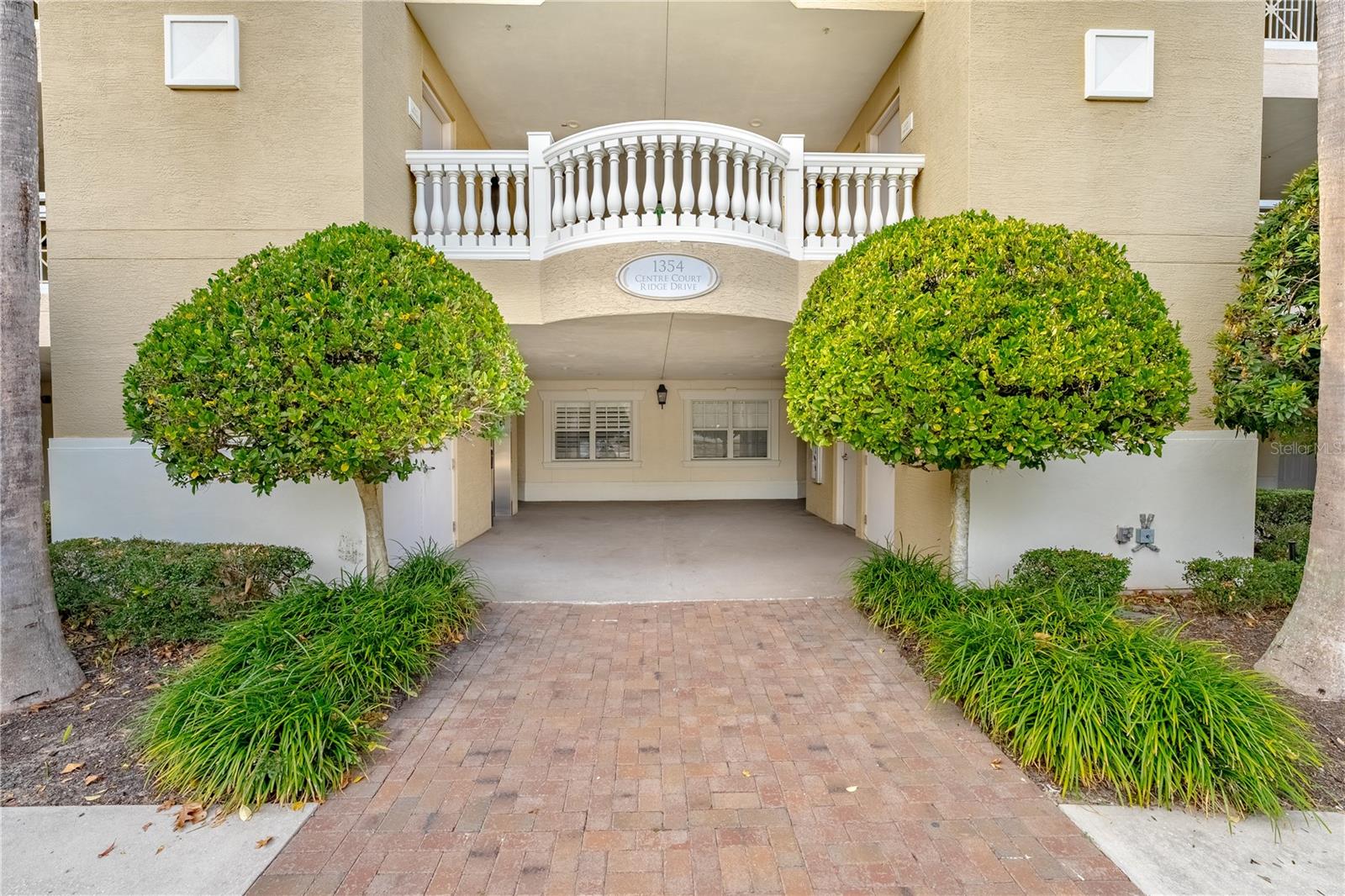 1354 CENTRE COURT RIDGE DR #204