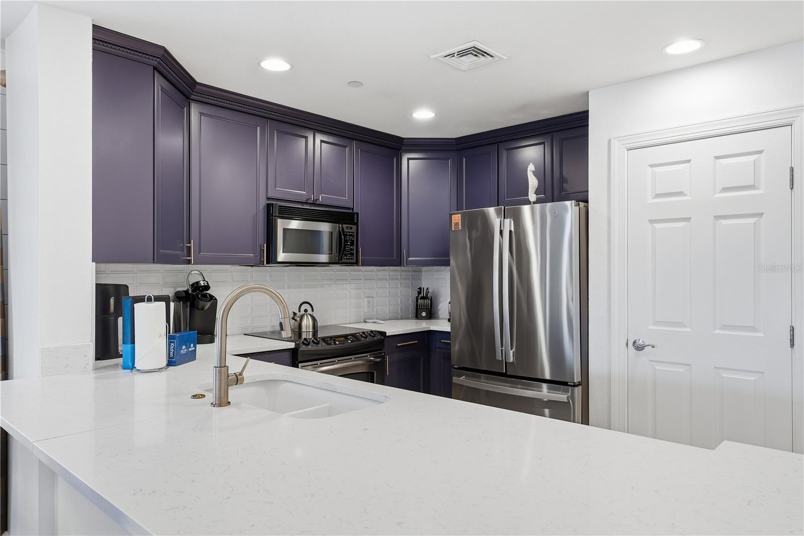 1354 CENTRE COURT RIDGE DR #204