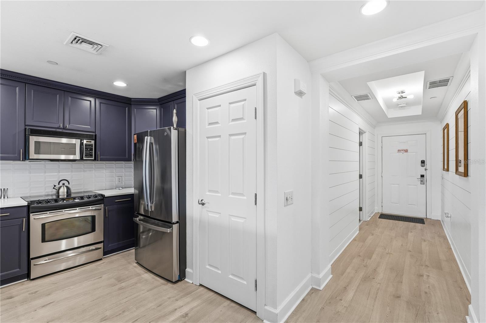 1354 CENTRE COURT RIDGE DR #204